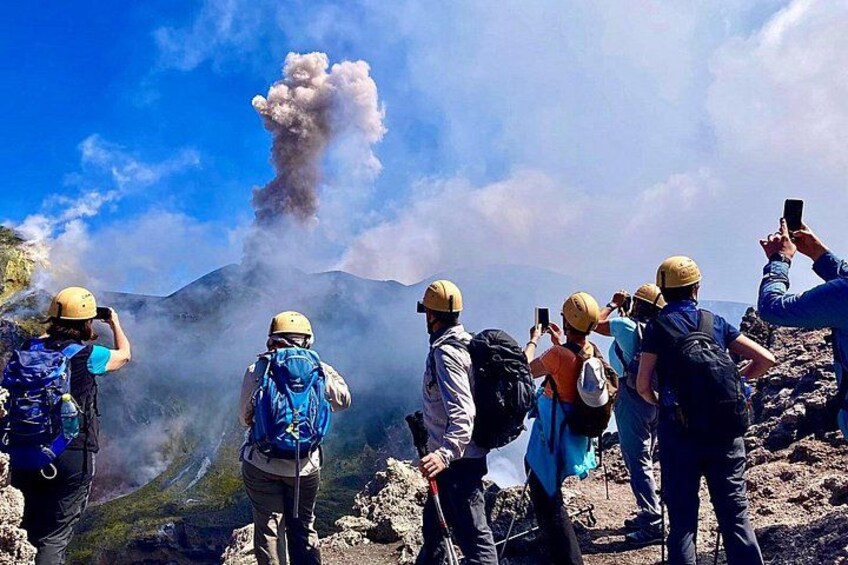 Attività esplosiva al Cratere Centrale dell'Etna 3