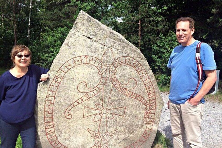 Rune stone at the Viking bridge. 5