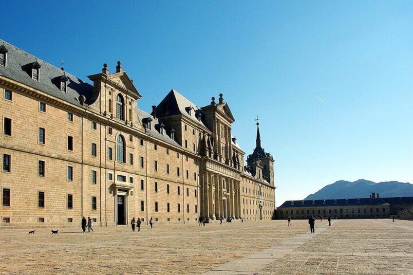 Escorial & Valley Half-Day Morning Tour from Madrid 4
