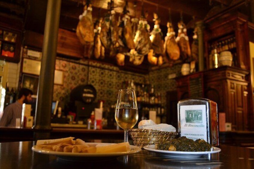 Sevilla Food Tour - Tapas,wine, History & Traditions