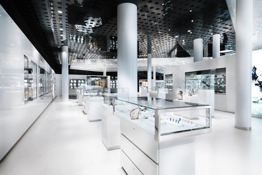 Flagship Store 2