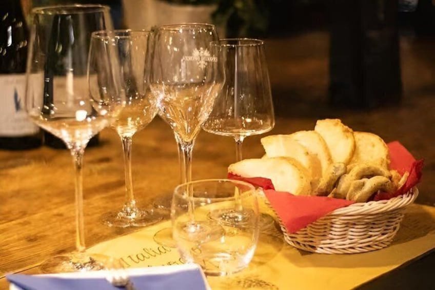 Top Wine Tasting: 7 wines paired with local specialties 4
