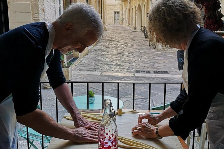Orecchiette Cooking Class and Wine in Lecce 3
