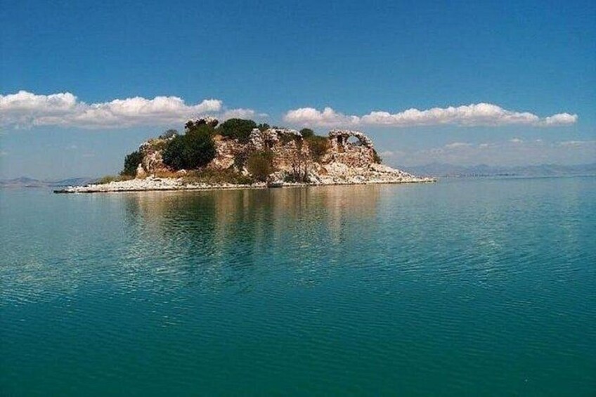 Islands in Beysehir lake 5