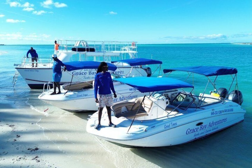 Private Boat Tours to outer islands, snacks drinks- snorkel- cruise! 4