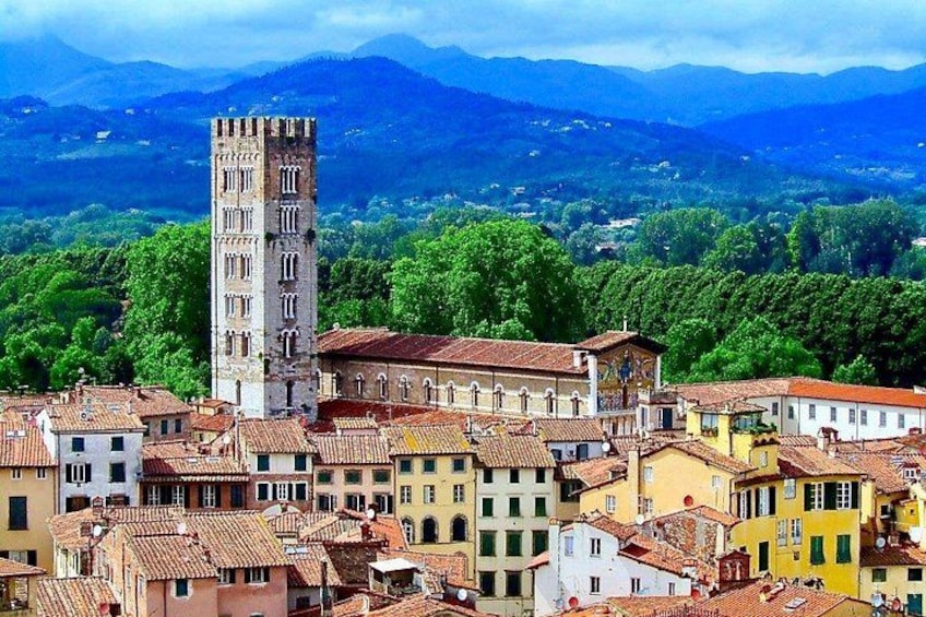 Discover Lucca’s Secrets on a Guided Walking Tour 3