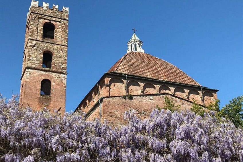 Discover Lucca’s Secrets on a Guided Walking Tour 2
