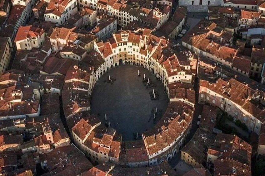 Discover Lucca’s Secrets on a Guided Walking Tour 4