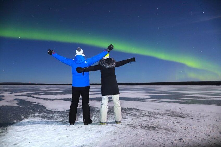 Aurora Borealis Trip in Lapland Lakeside 3