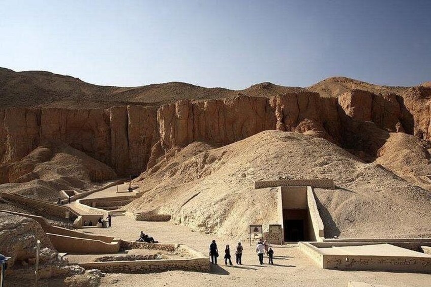4Days Nile Cruise From Aswan To Luxor Abu Simbel and Air Balloon 3