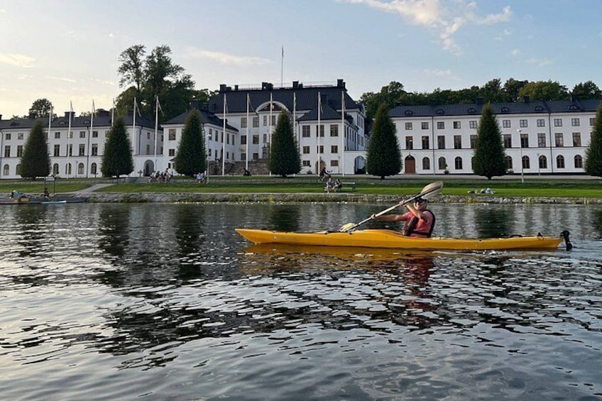 Sunset Kayak Tour in Central Stockholm and Swedish Fika 3