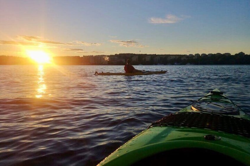 Sunset Kayak Tour in Central Stockholm 5