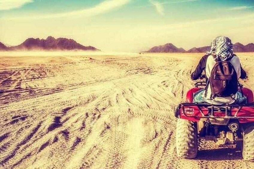 Quad bike ride in the pyramids of Giza 3
