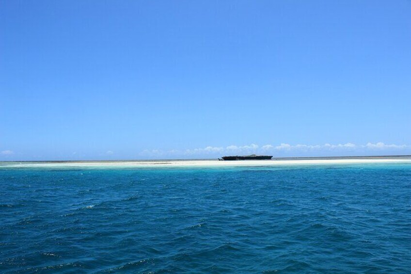 Sandbank at Kisite Marine Park 1