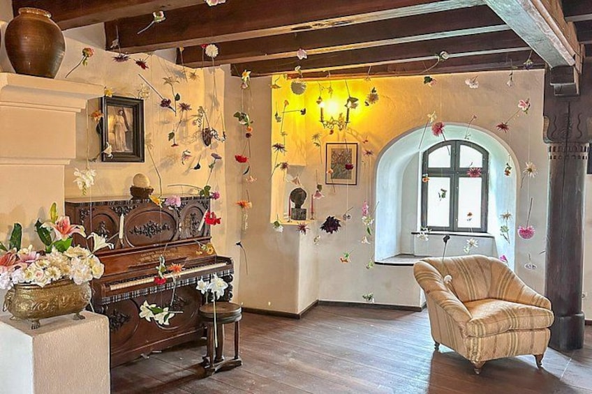 Bran castle decorated for Easter Holidays. 3