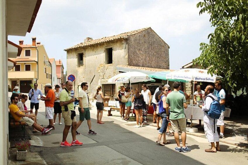 Local market 2