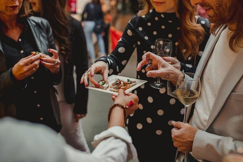 Málaga Evening Tapas Crawl Tour by Food Lover Tour - All included 4