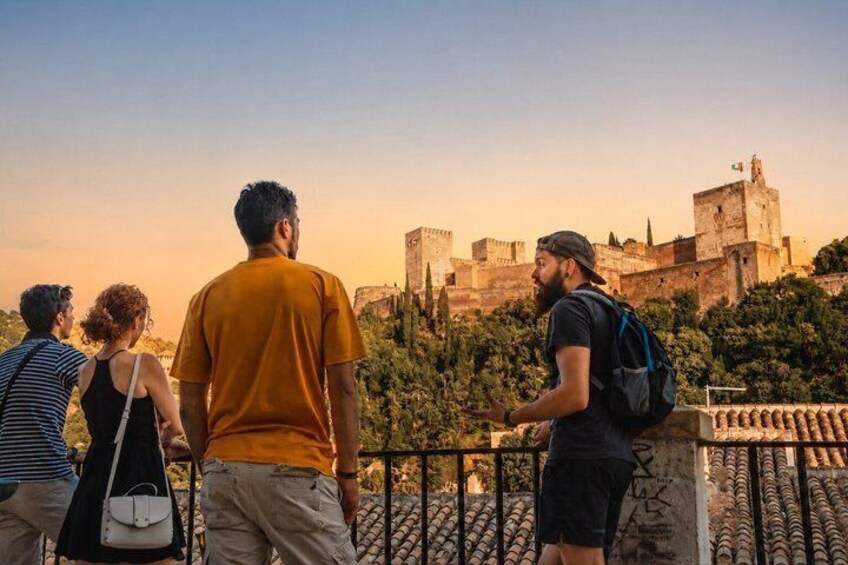 Golden Hour in Granada: Sunset Walking Tour with Play Granada 5
