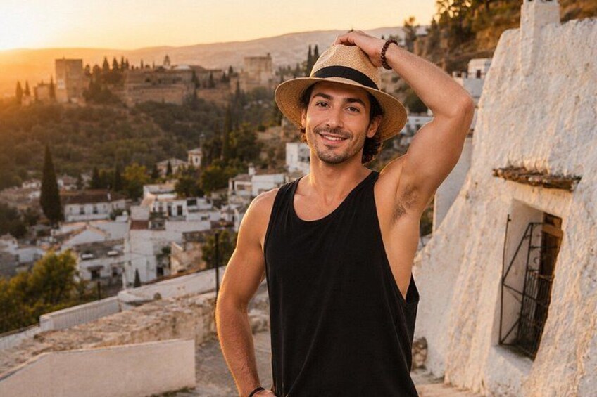 Golden Hour in Granada: Sunset Walking Tour with Play Granada 4