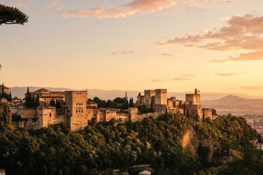 Golden Hour in Granada: Sunset Walking Tour with Play Granada 3