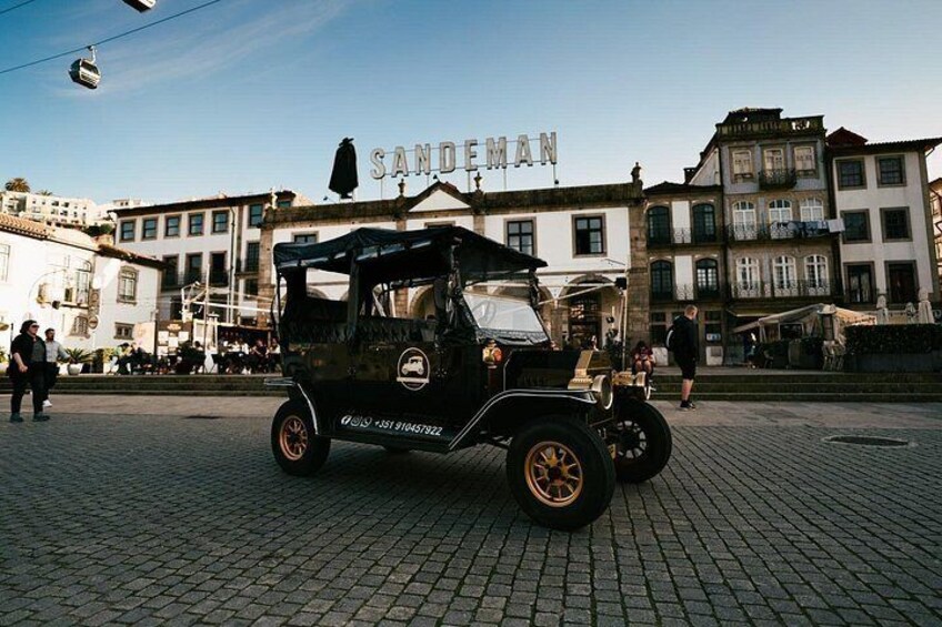 Porto: Private Tour of the Historic City in a Classic Ford T 2