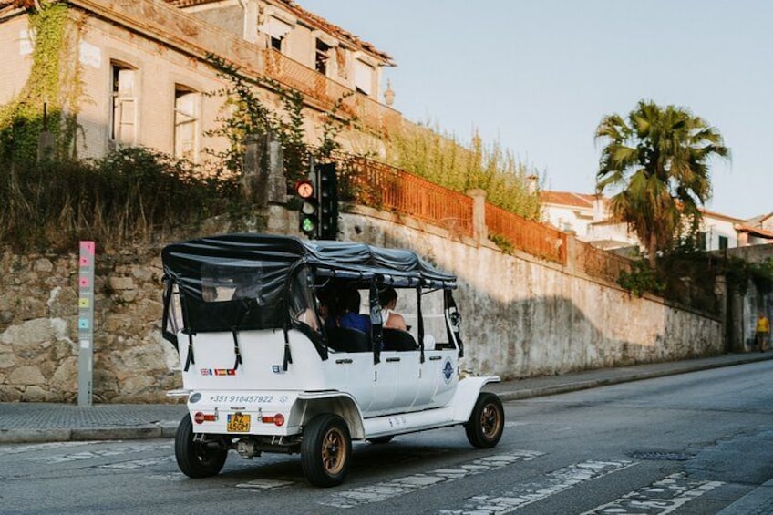 Porto: Private Tour of the Historic City in a Classic Ford T 4
