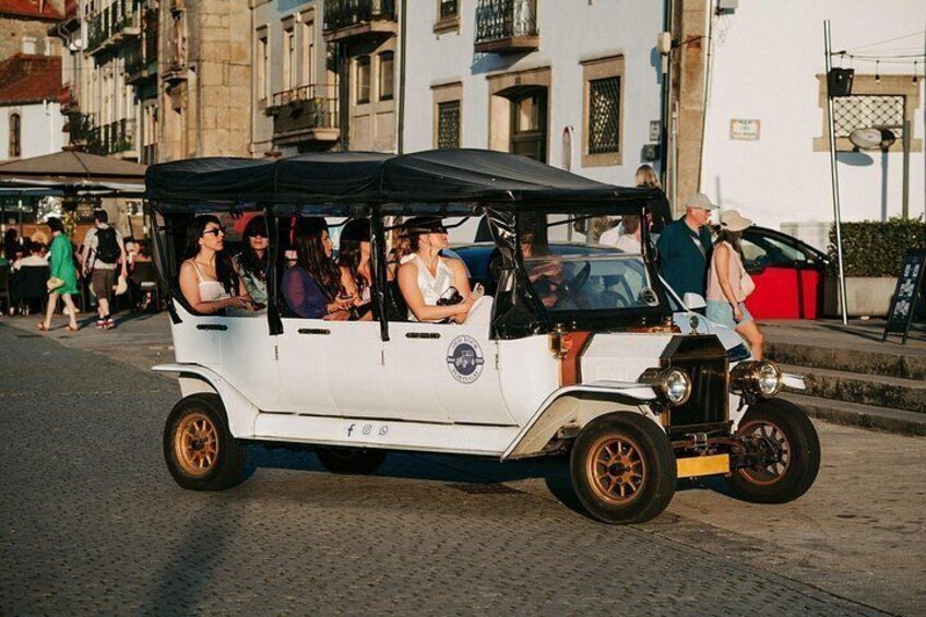 Porto: Private Tour of the Historic City in a Classic Ford T 1