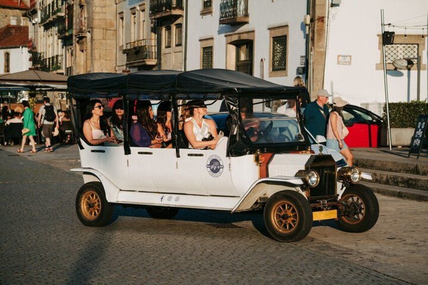 Porto: Private Tour of the Historic City in a Classic Ford T 1