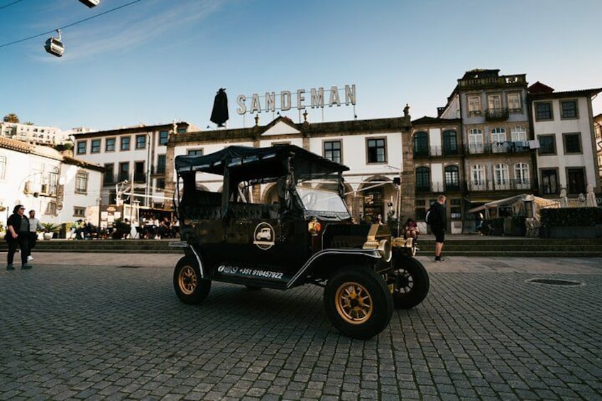 Porto: Private Tour of the Historic City in a Classic Ford T 2