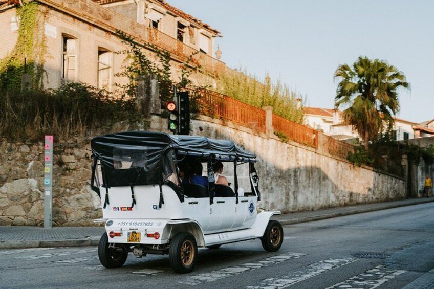 Porto: Private Tour of the Historic City in a Classic Ford T 3