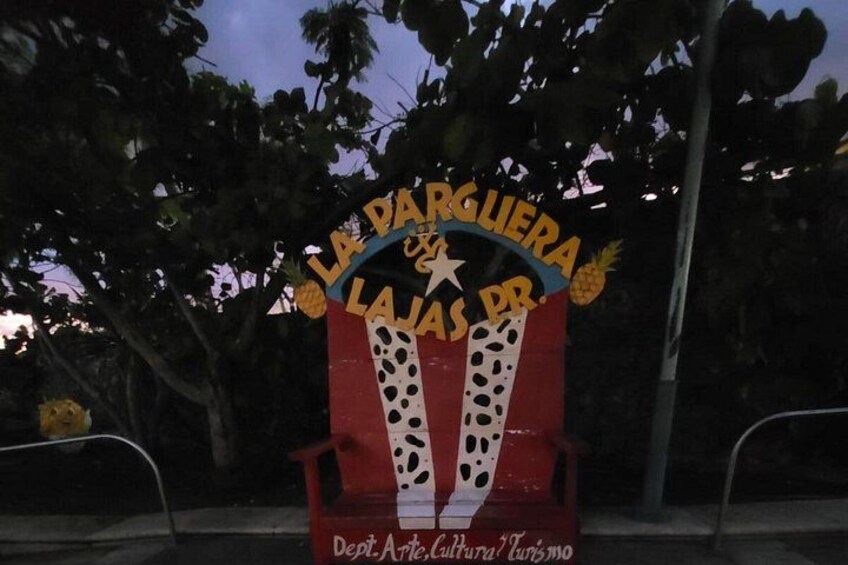 A sign with the text 'LA DARGUIERA LAJAS PR.' 2
