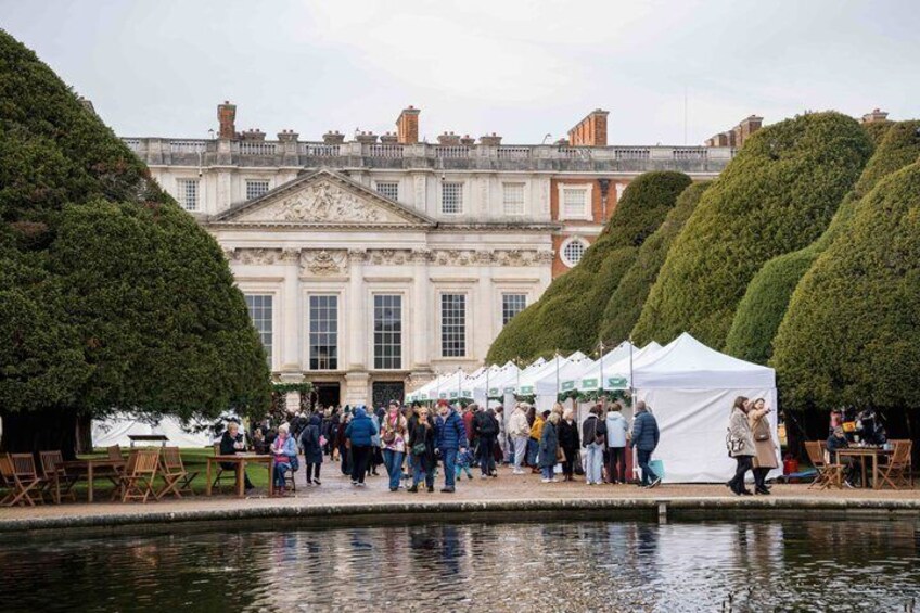 Hampton Court Palace Guided Tour. Full day Entry & Afternoon Tea 2