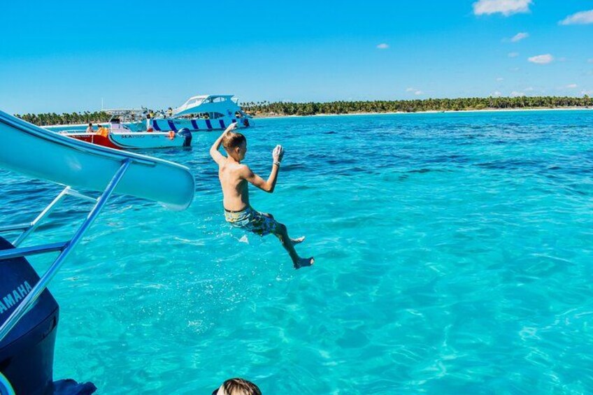 Small Group Snorkeling Cruise with Open Bar and Light Snacks 1