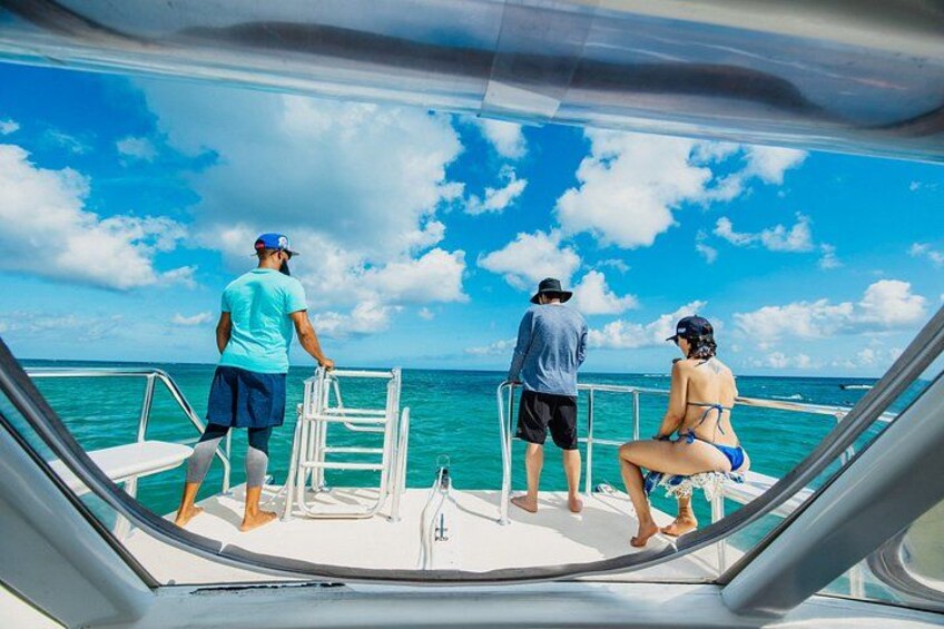 Small Group Snorkeling Cruise with Open Bar and Light Snacks 3
