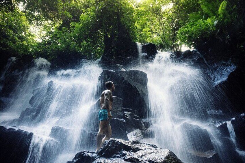 Kanto Lampo Waterfall