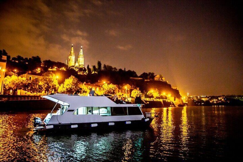 3-hours Prague Private Boat Cruise Czech Drought Beer Unlimited