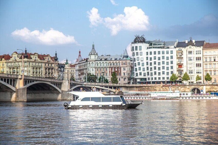 3-hours Prague Private Boat Cruise Czech Drought Beer Unlimited