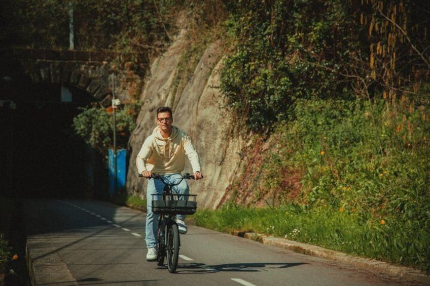 Small-Group Electric Bike Tour in San Sebastián 2