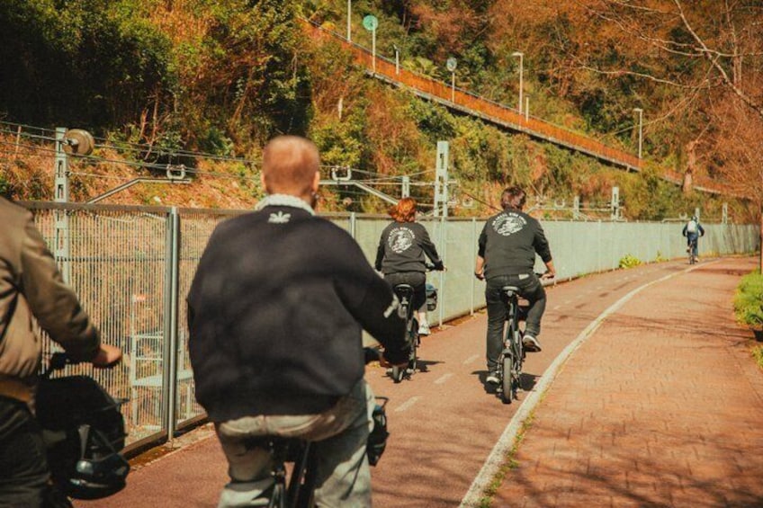 Small-Group Electric Bike Tour in San Sebastián 3