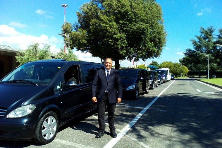 Professional English-speaking Driver with a
comfortable full air-conditioned vehicle 1
