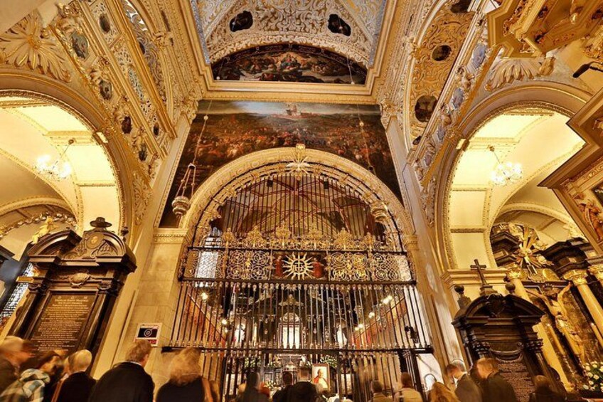 The chapel wiht the miraculous image of the Black Madonna 4
