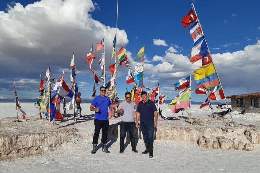 From La Paz: 4 Days Tour Uyuni Salt Flats ending in San Pedro de Atacama Chile 4