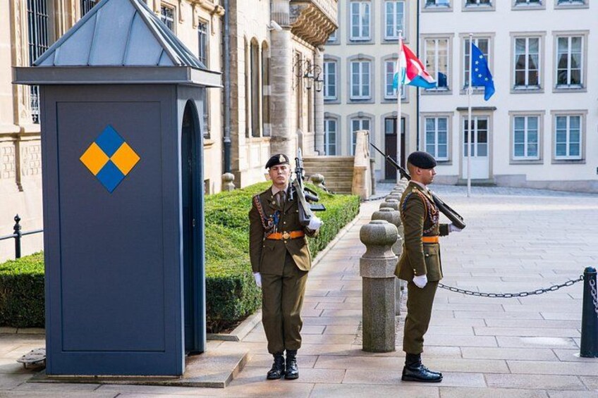Luxembourg - traditional military march 3