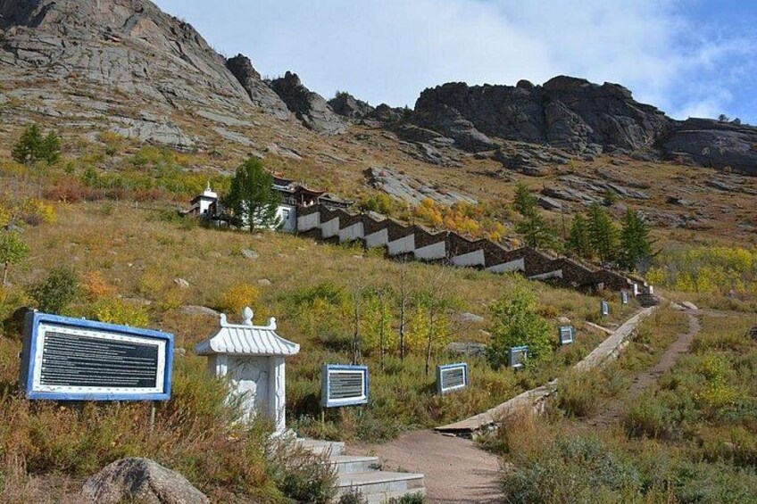 Private Day Tour: Terelj National Park + Genghis Khan's Statue .. 5