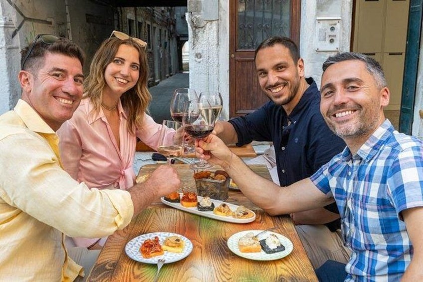 Venice Evening Food Tour: Bites, Drinks & Sit-Down Dinner 2