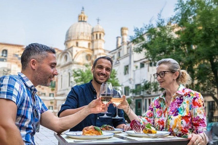 Venice Evening Food Tour: Bites, Drinks & Sit-Down Dinner 1