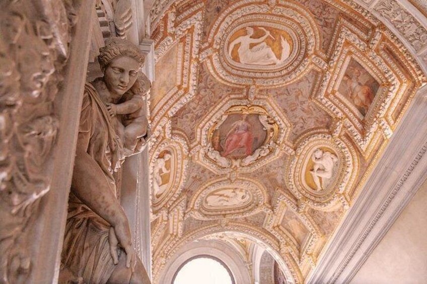 St. Mark's, Doge's Palace & Gondola Ride with Murano and Burano 2