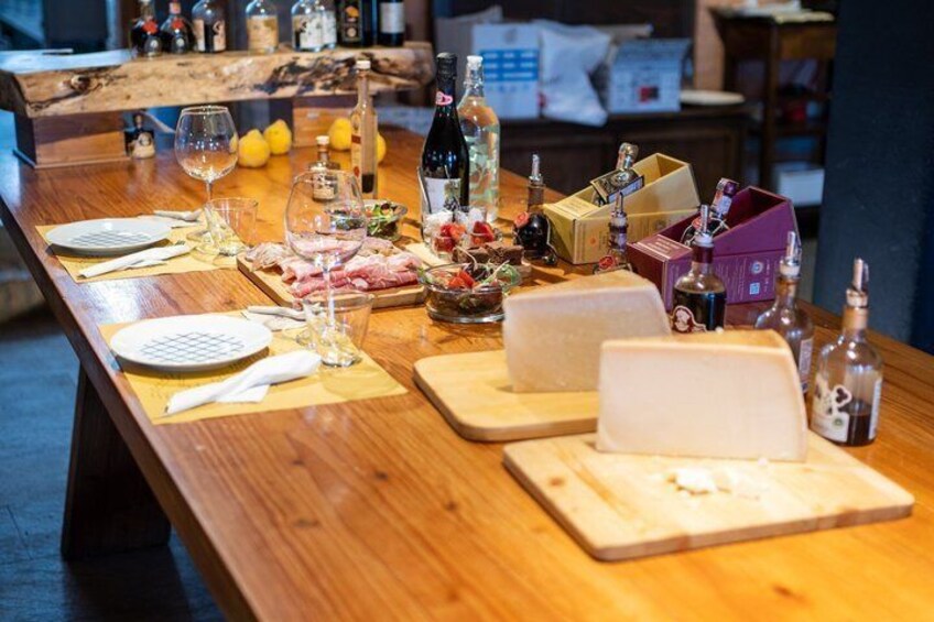 Cavedoni Balsamic Vinegar Tour: The Oldest in Modena 2