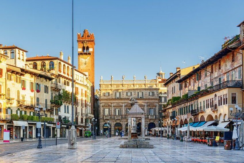 Piazza Erbe, a special square in the heart of Verona, Likegarda tours 4