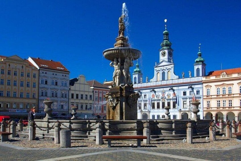 Private one way Sightseeing transfer from Cesky Krumlov to Prague 4